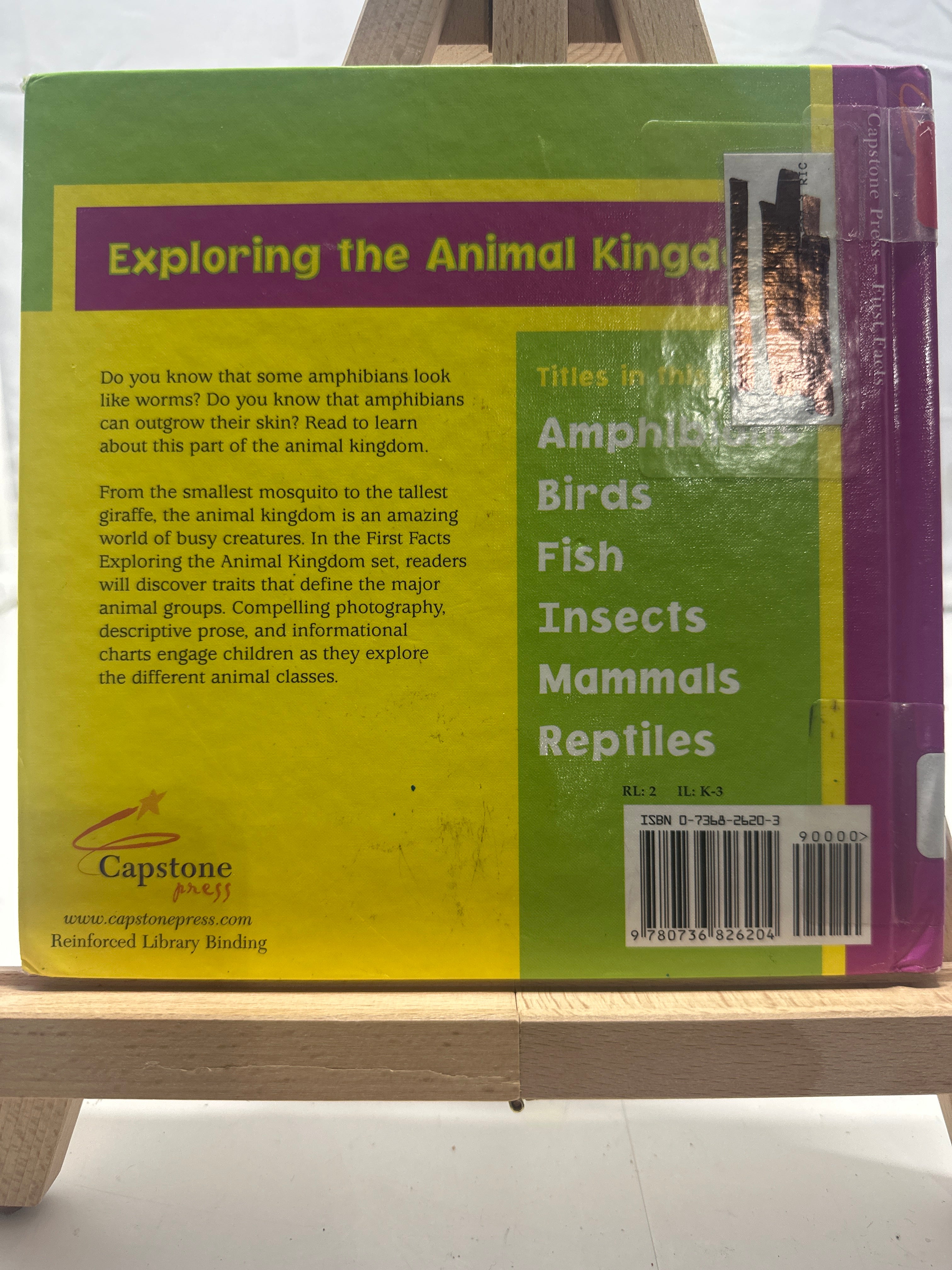 Amphibians (Exploring the Animal Kingdom) by Adele Richardson Hardcover