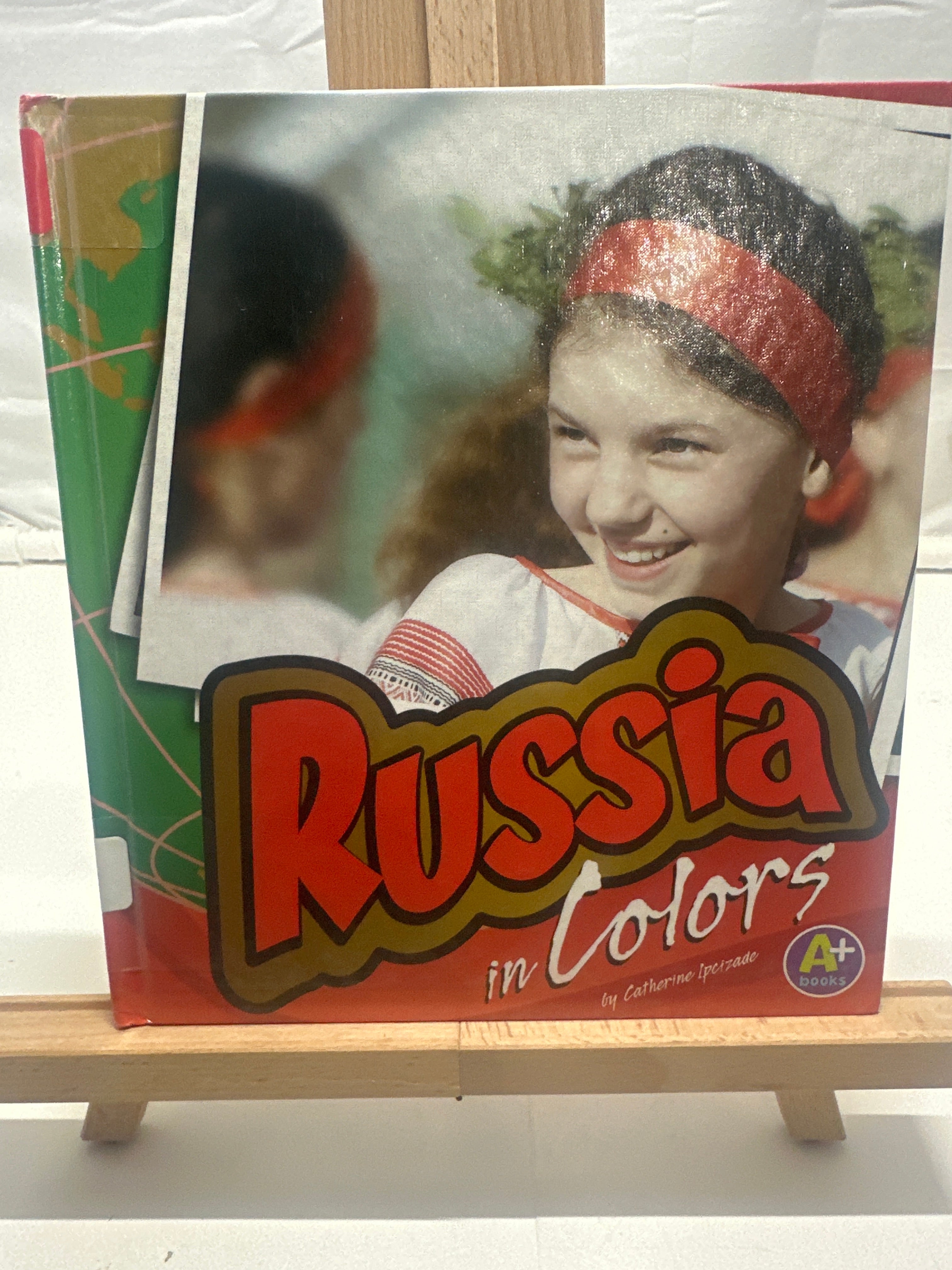 Russia in Colors by Catherine Ipcizade Hardcover