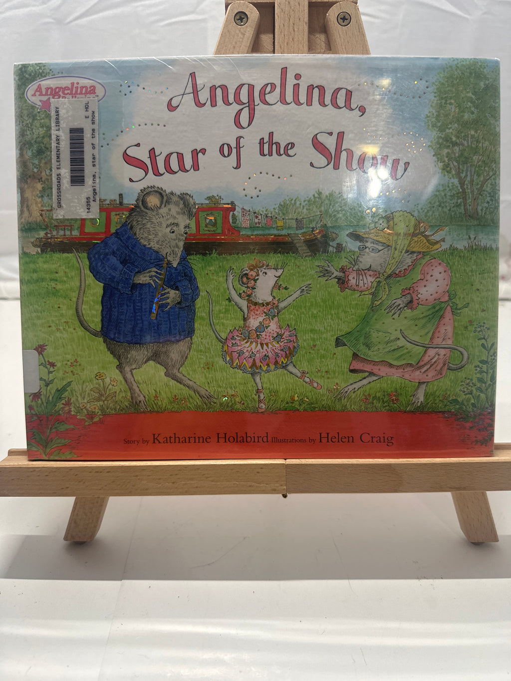 Angelina, Star of the Show by Katharine Holabird Hardcover