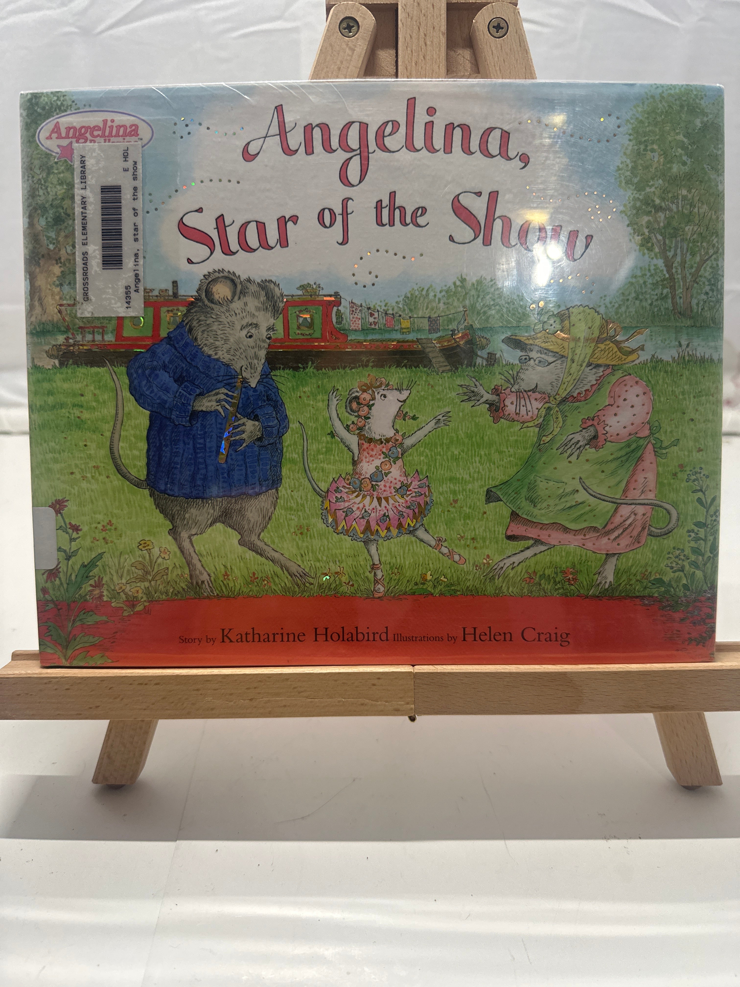 Angelina, Star of the Show by Katharine Holabird Hardcover