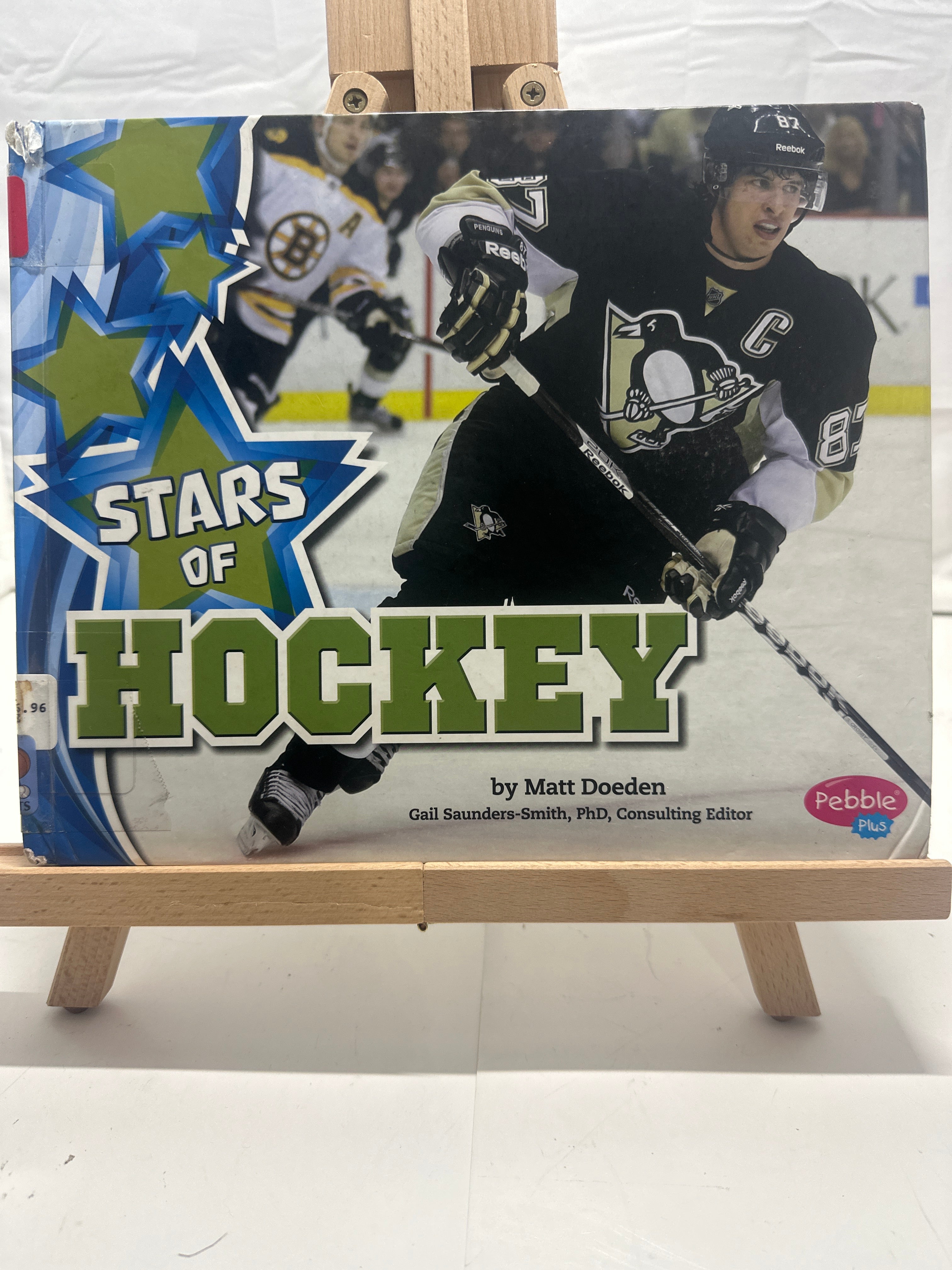 Stars of Hockey by Matt Doeden Hardcover