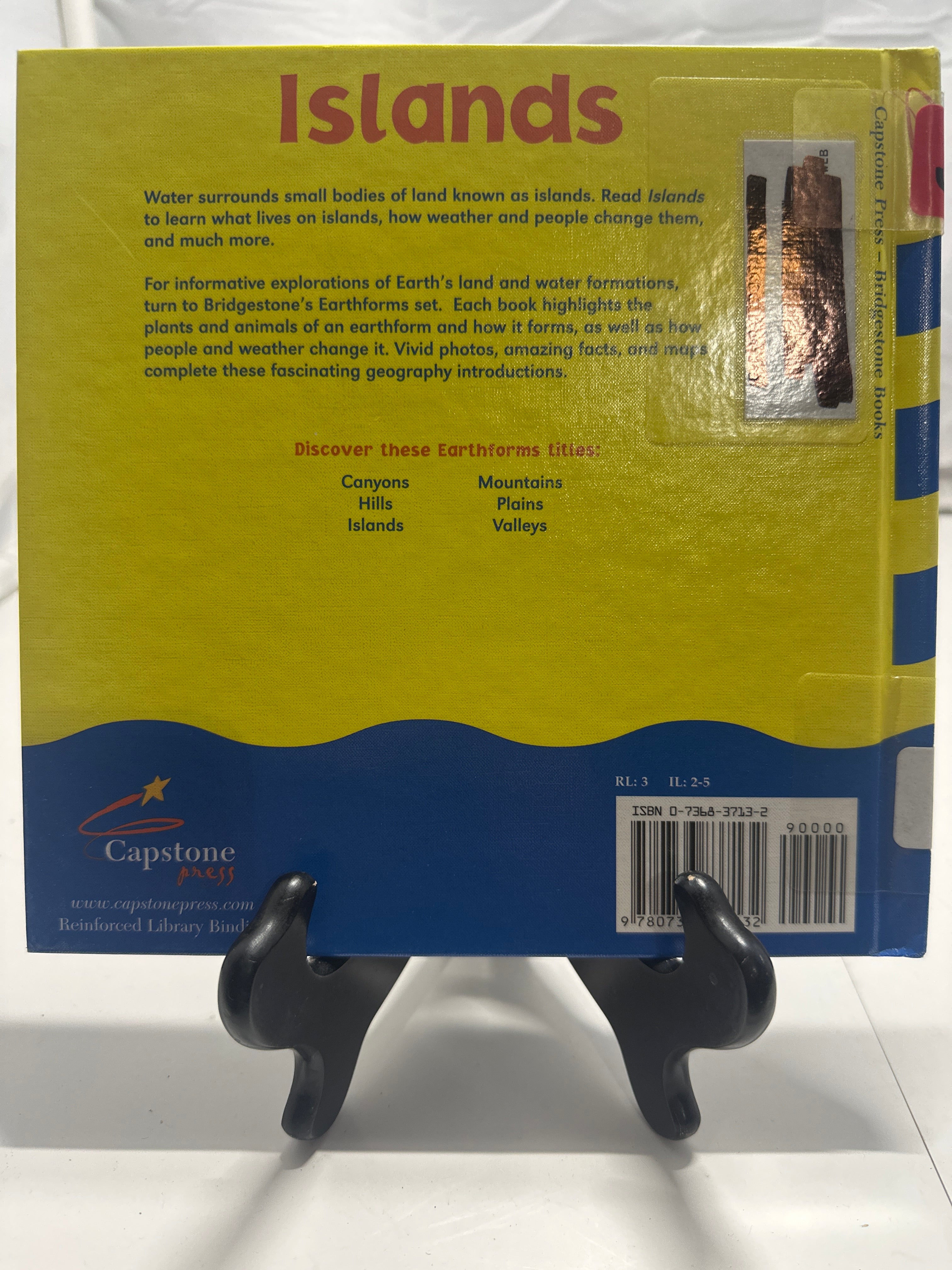 Islands (Earthforms) Hardcover