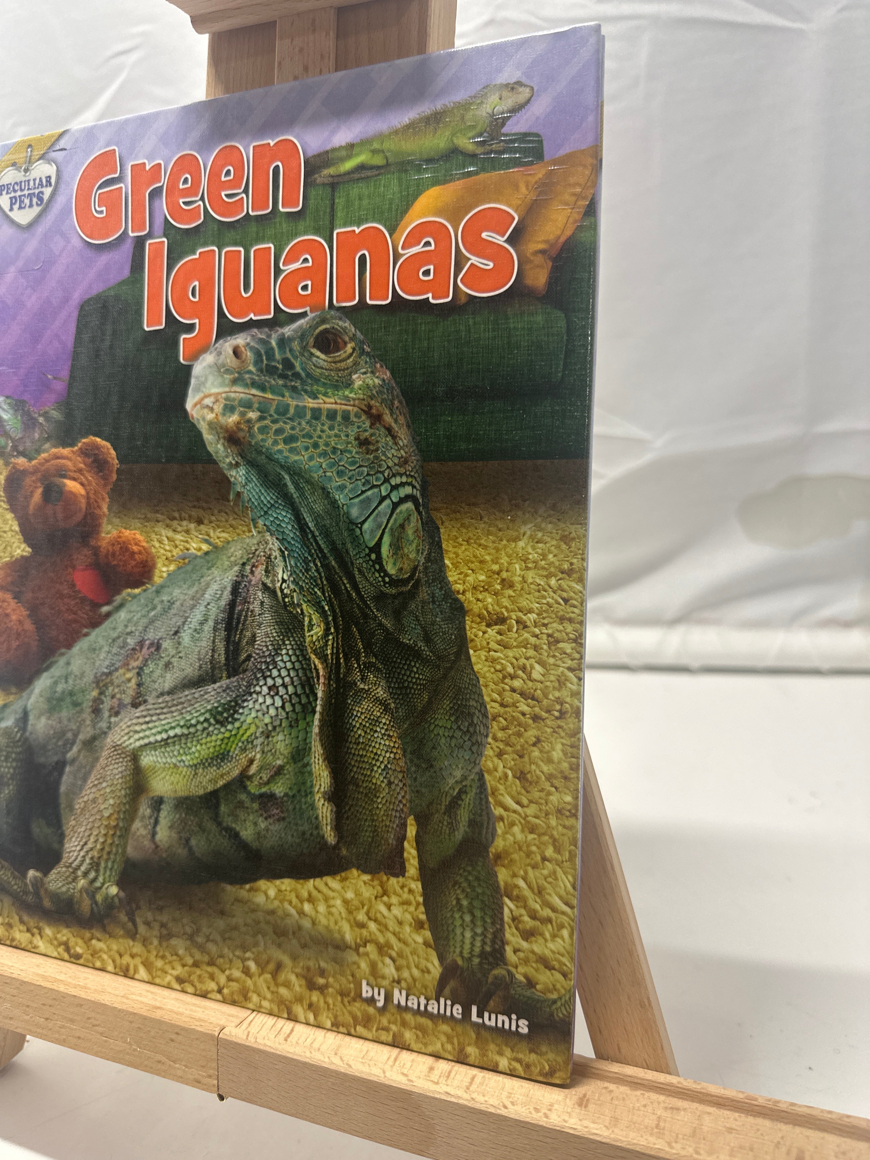 Green iguanas by Natalie Lunis Hardcover Children's Book
