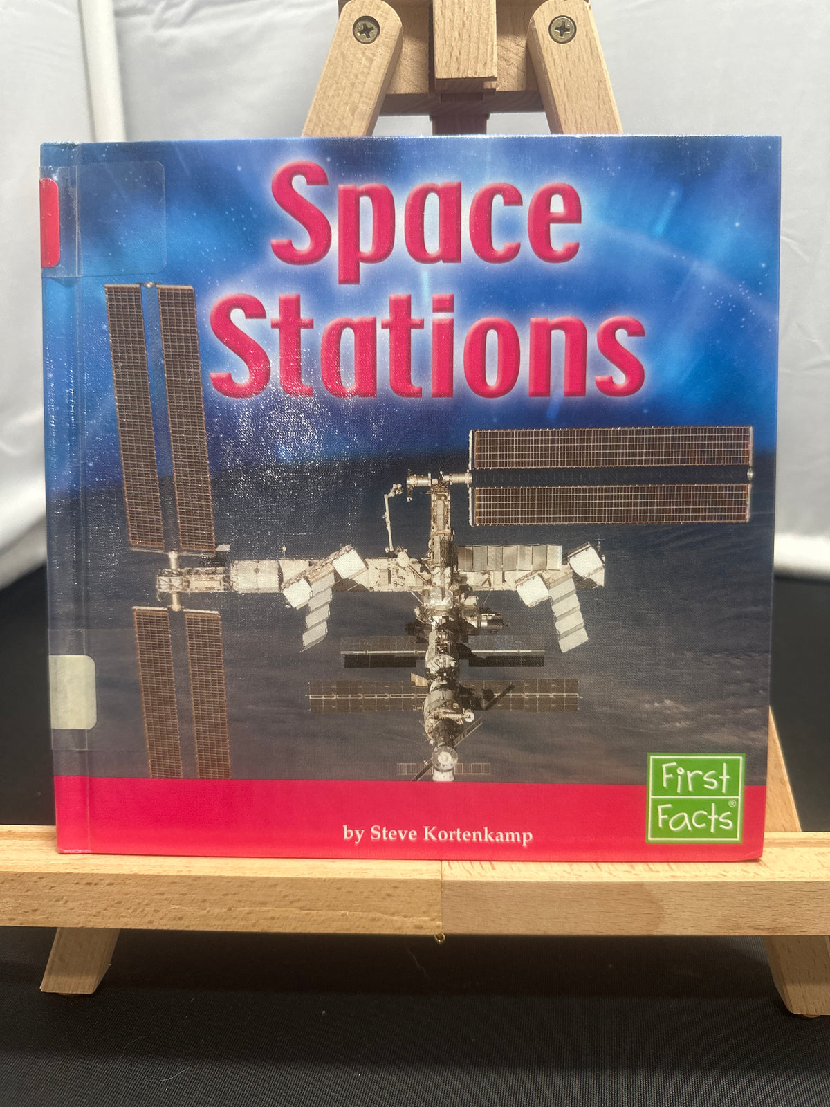 Space Stations by Steve Kortenkamp Hardcover