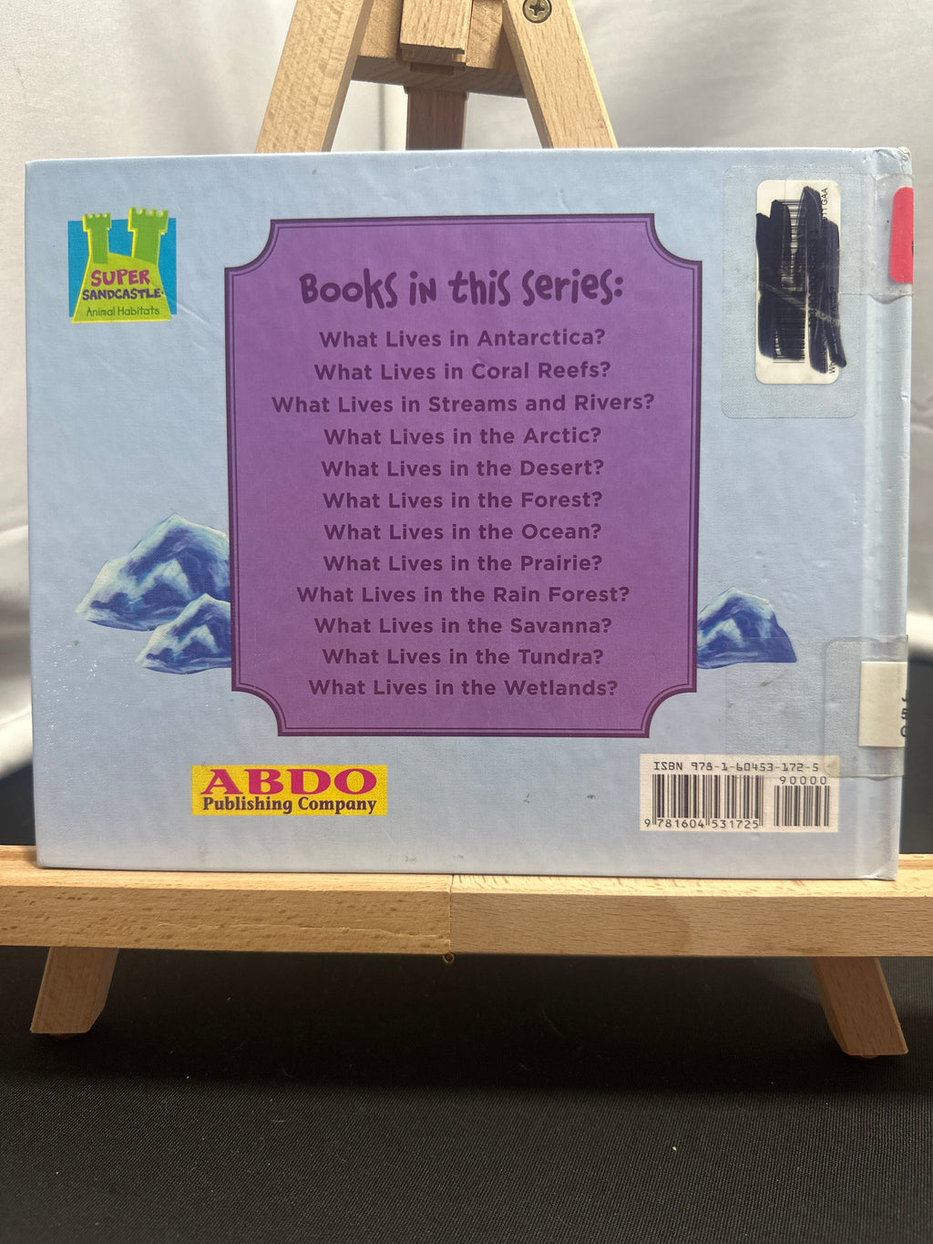 What lives in the Arctic? by Oona Gaarder-Juntti Hardcover Children's Book