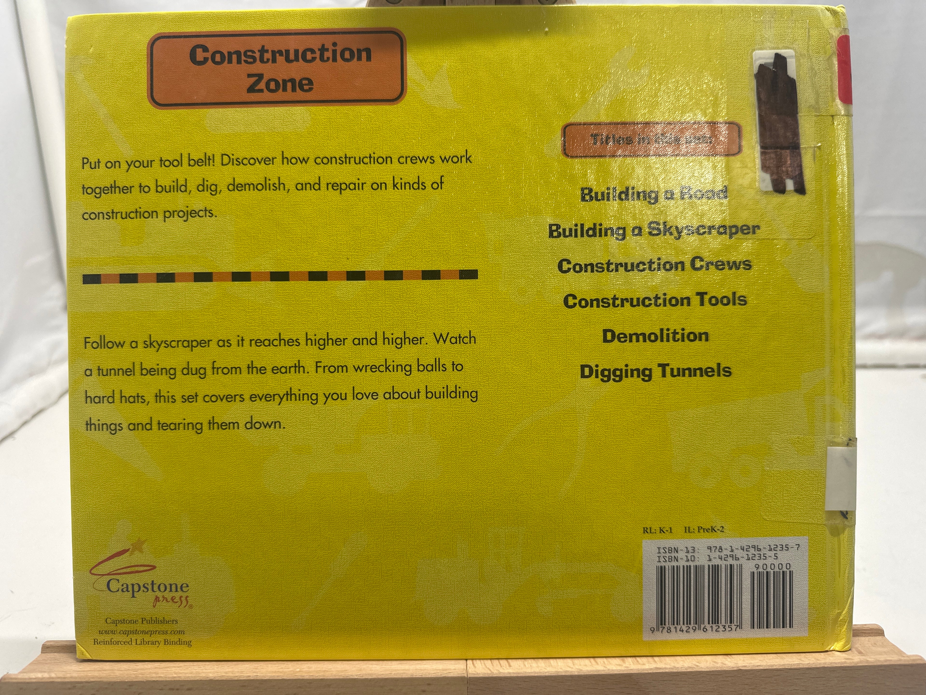 Construction Crews by JoAnn Early Macken Hardcover