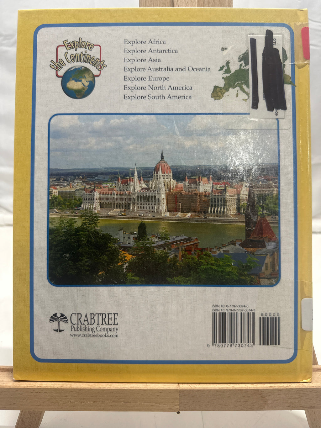 Explore Europe (Explore the Continents) by Molly Aloian Hardcover