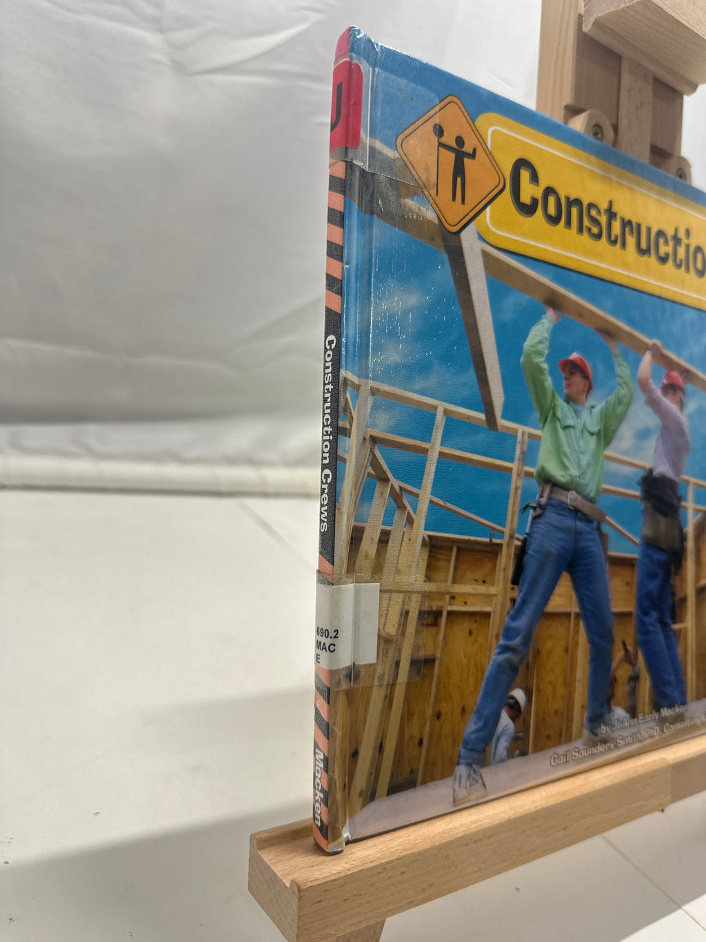 Construction Crews by JoAnn Early Macken Hardcover