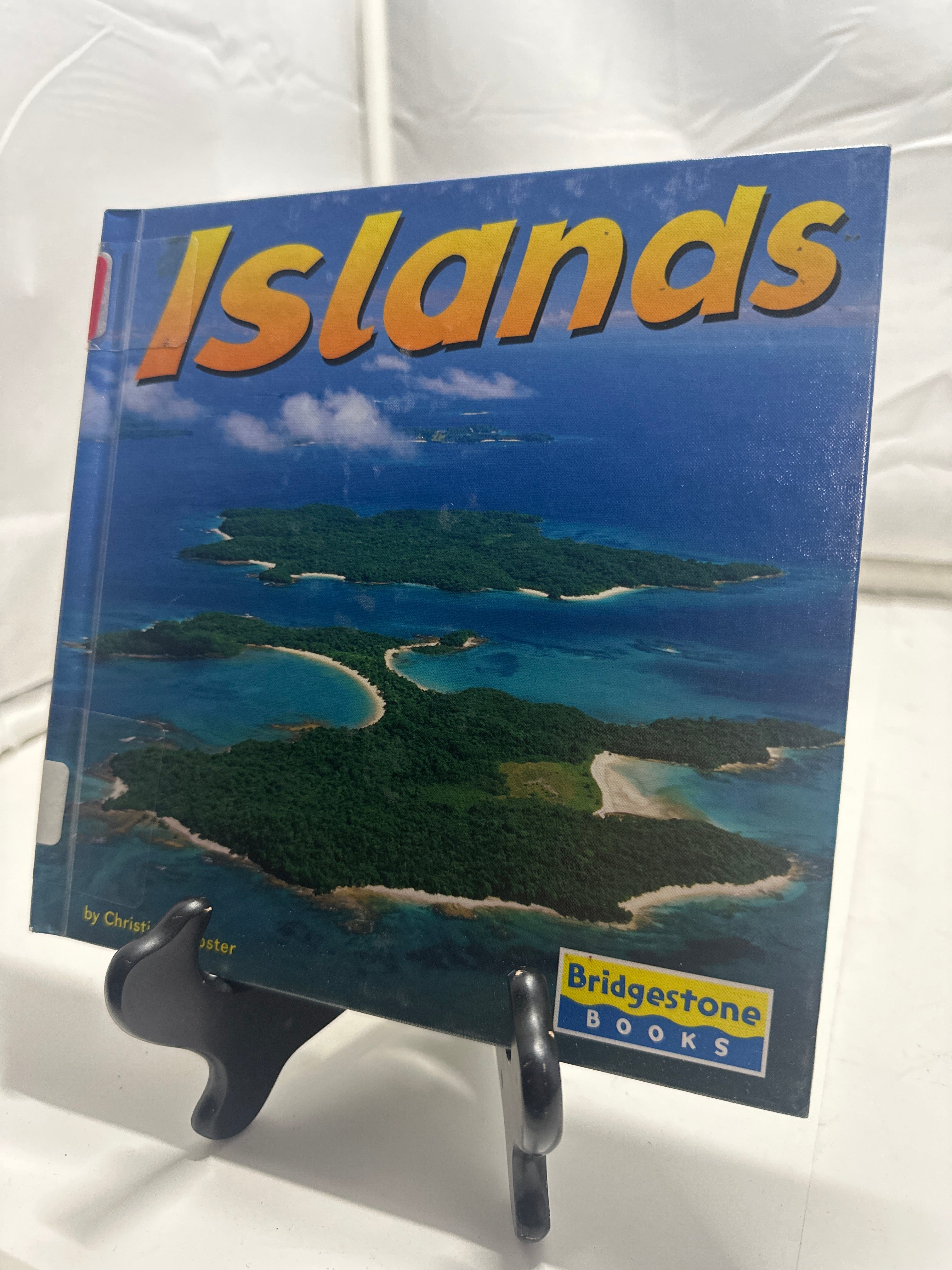 Islands (Earthforms) Hardcover