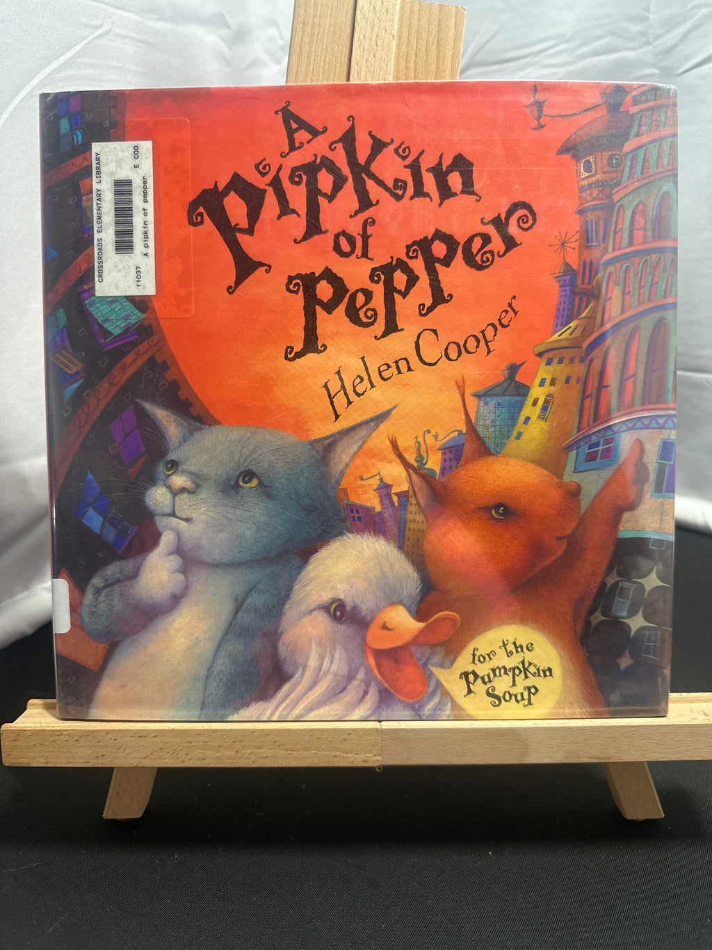 A pipkin of pepper by Helen Cooper Hardcover Fiction.