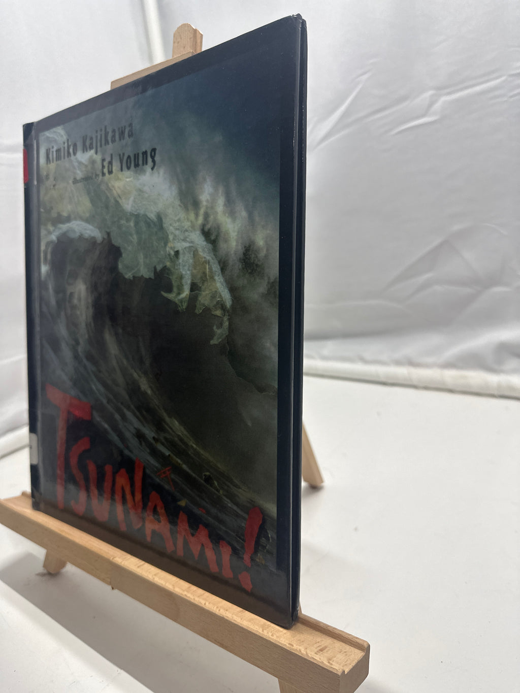 Tsunami! by Kimiko Kajikawa Hardcover