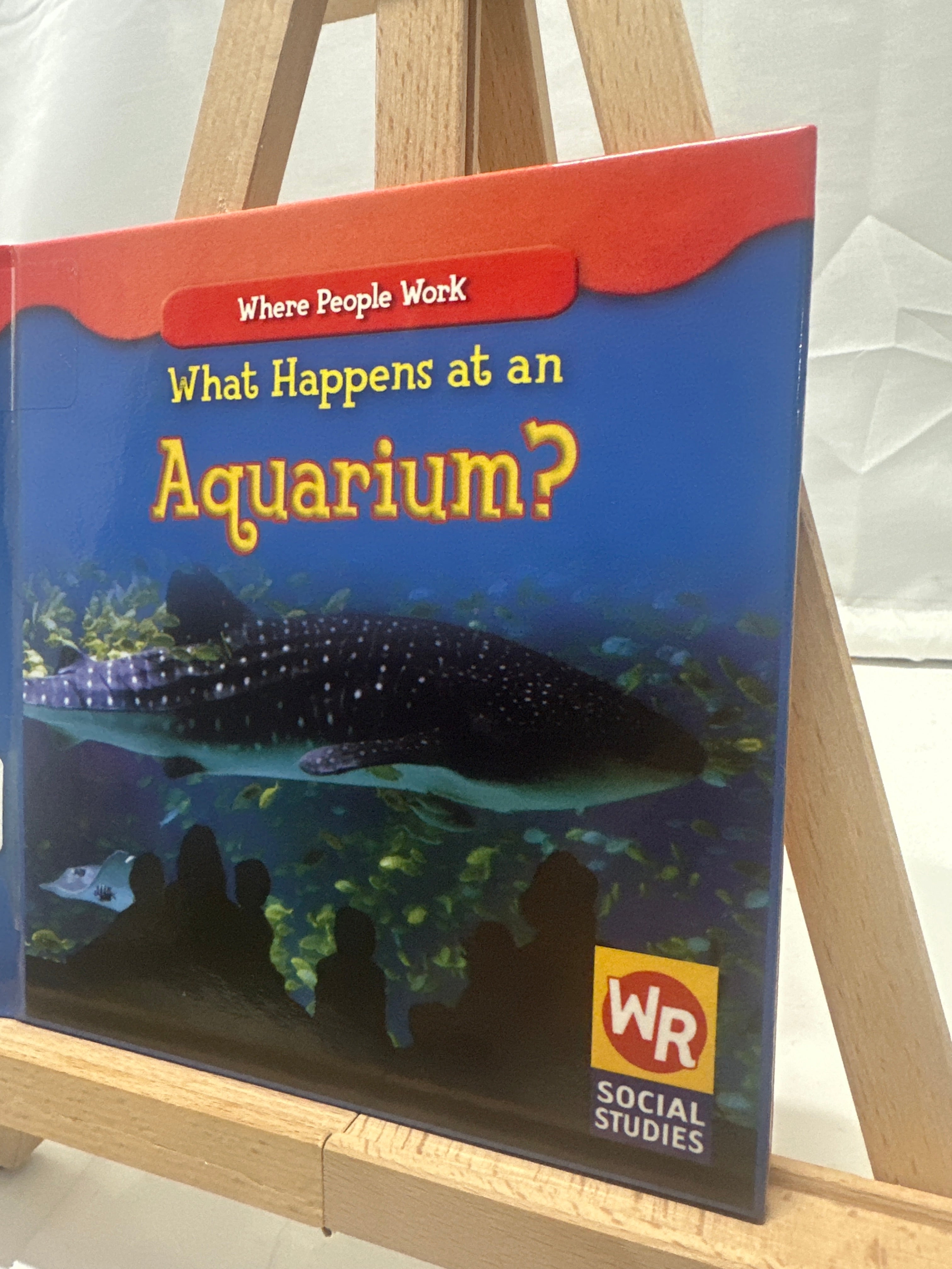 What Happens at an Aquarium? by Barbara Bakowski Hardcover