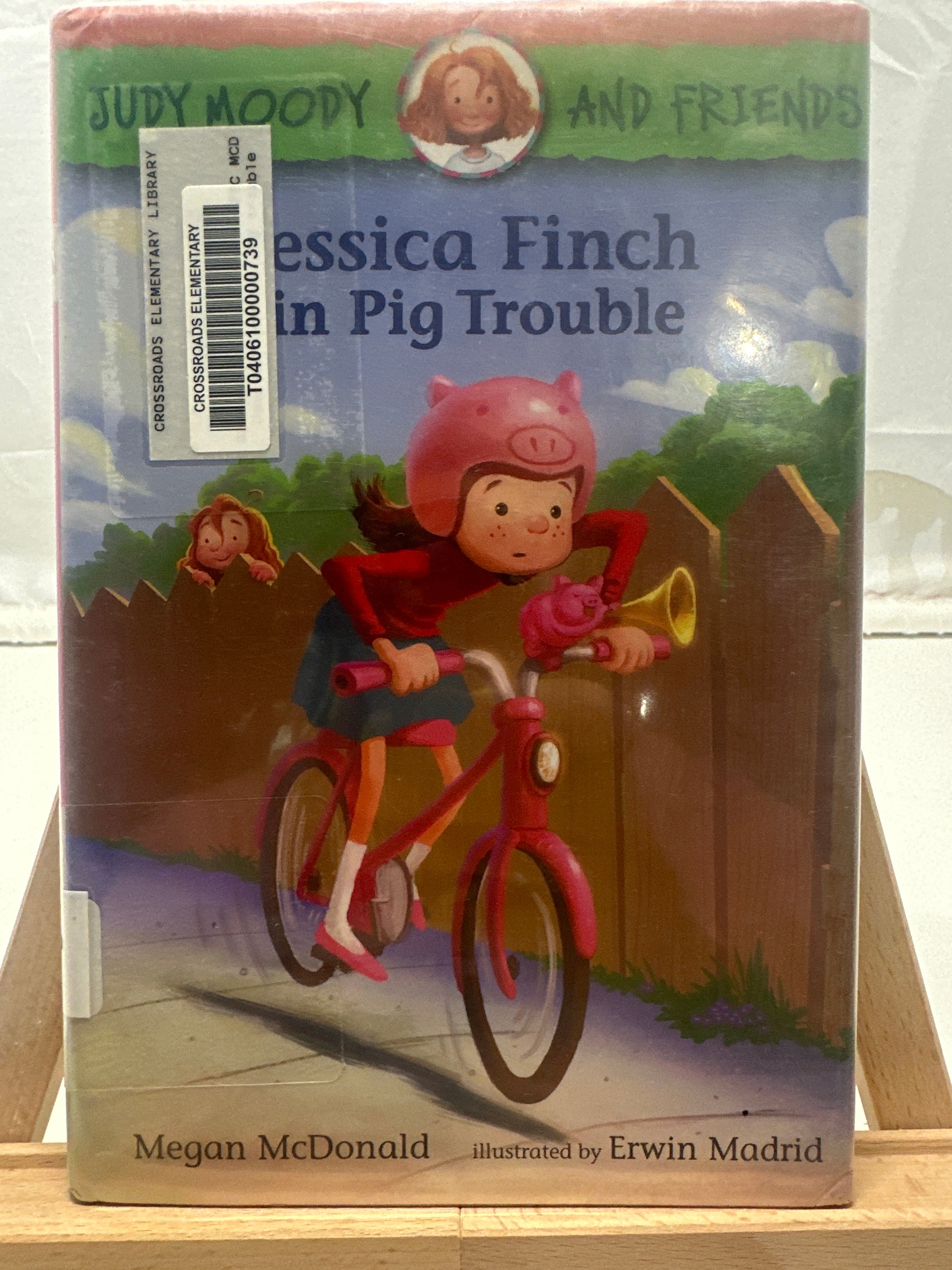 Jessica Finch in Pig Trouble by Megan McDonald Hardcover