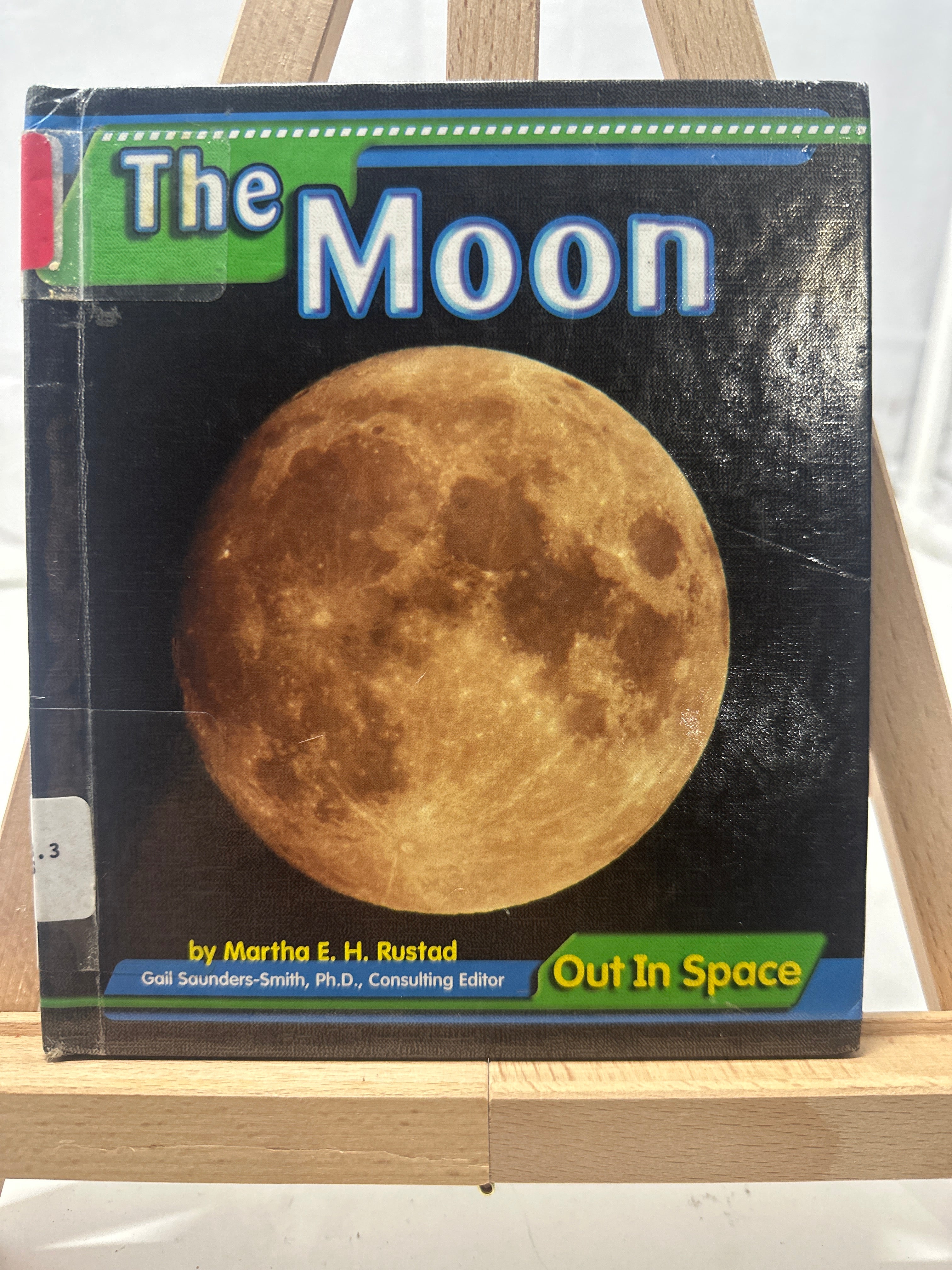 The Moon (Pebble Books) by Martha E. H. Rustad Hardcover