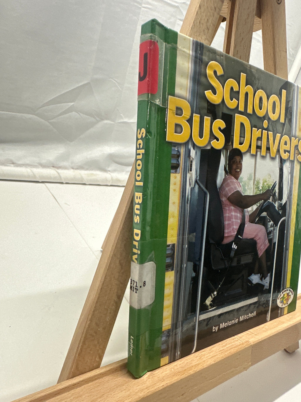 School Bus Drivers (Pull Ahead Books) by Melanie Mitchell Hardcover