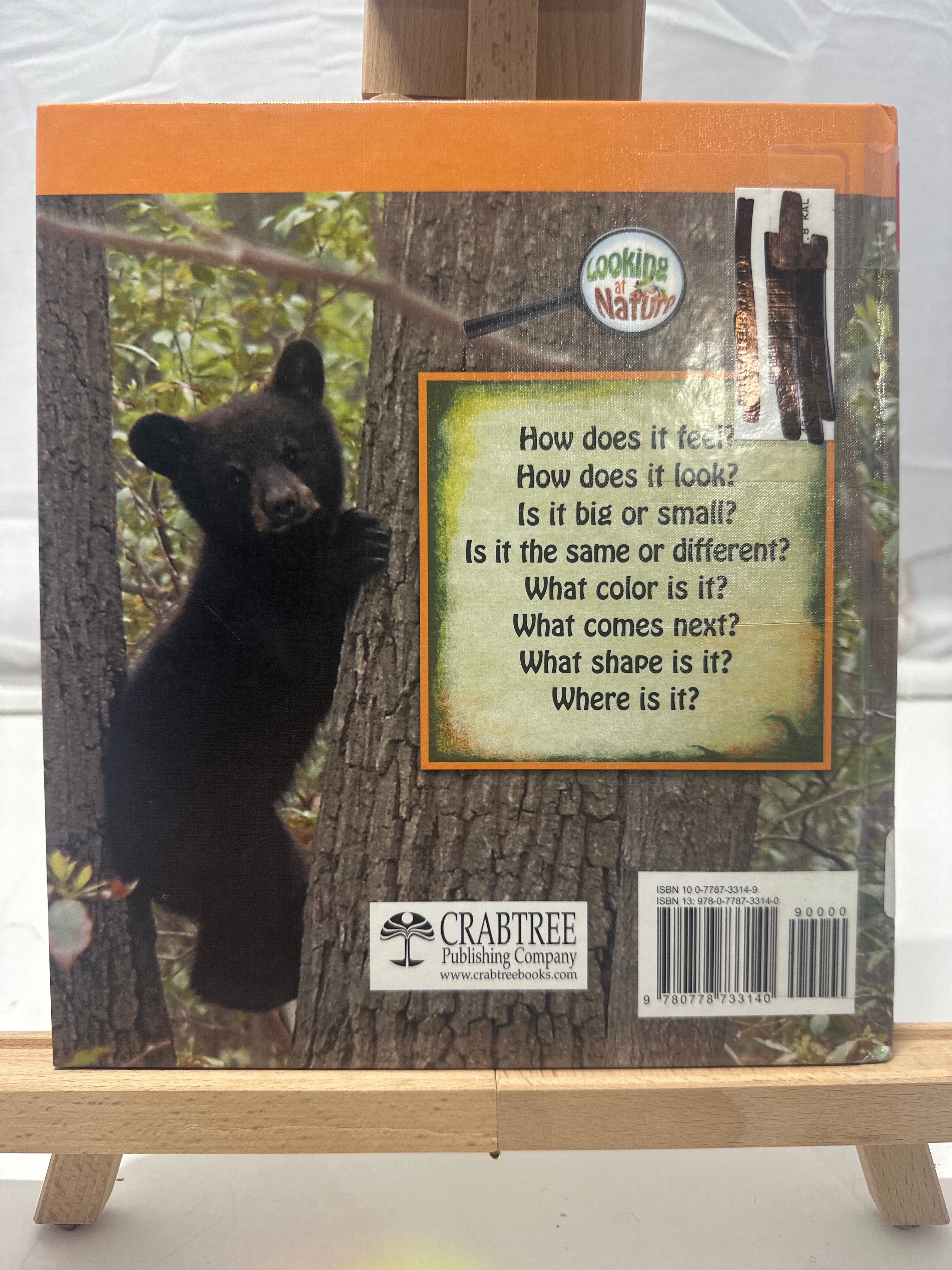 How Does It Feel? (Looking at Nature) by Bobbie Kalman Hardcover