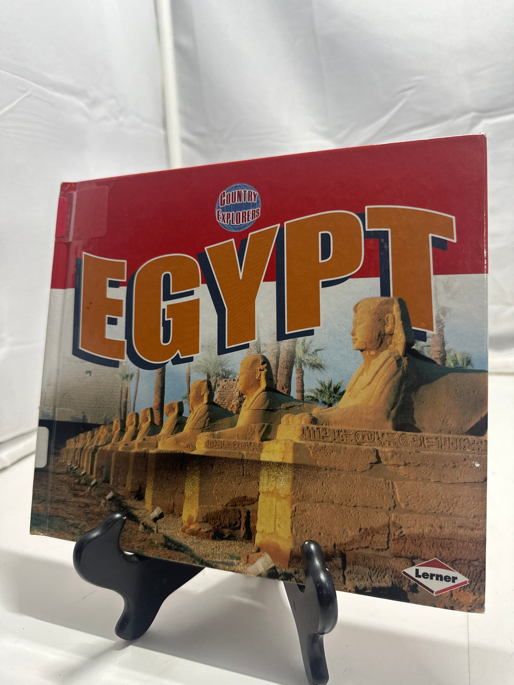 Egypt (Country Explorers) by Tom Streissguth Hardcover