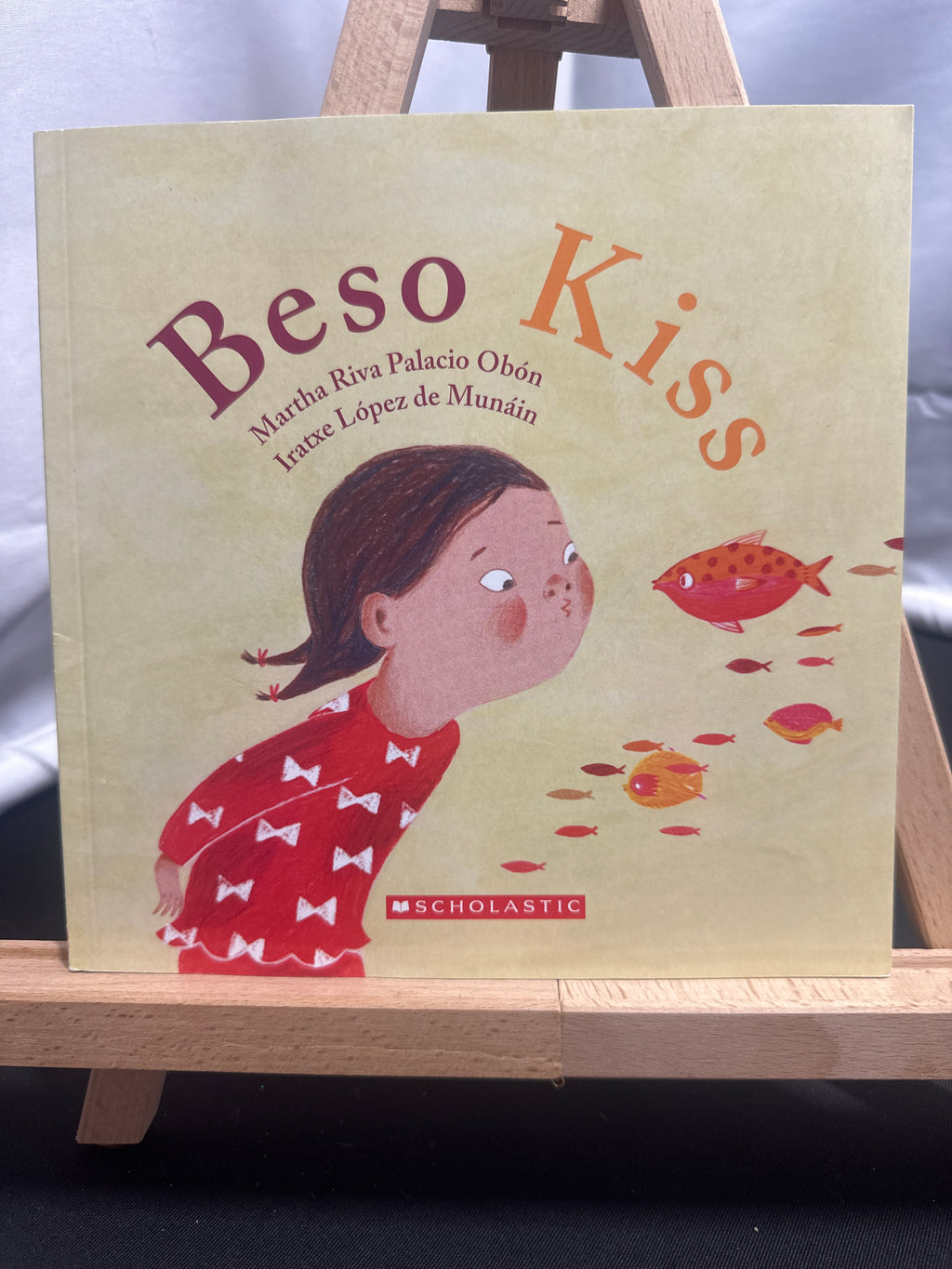 Beso Kiss by Martha Riva Paperback