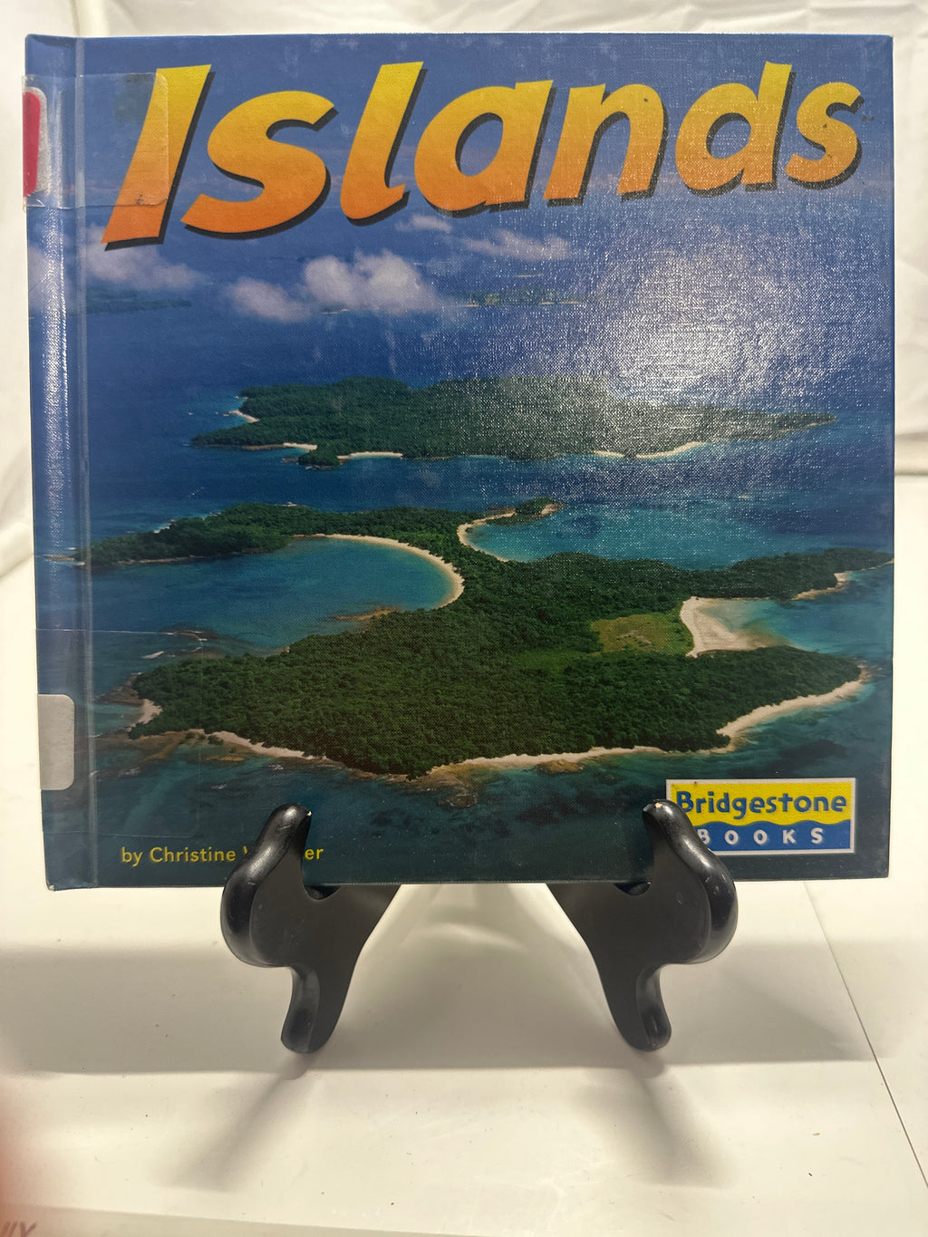 Islands (Earthforms) Hardcover