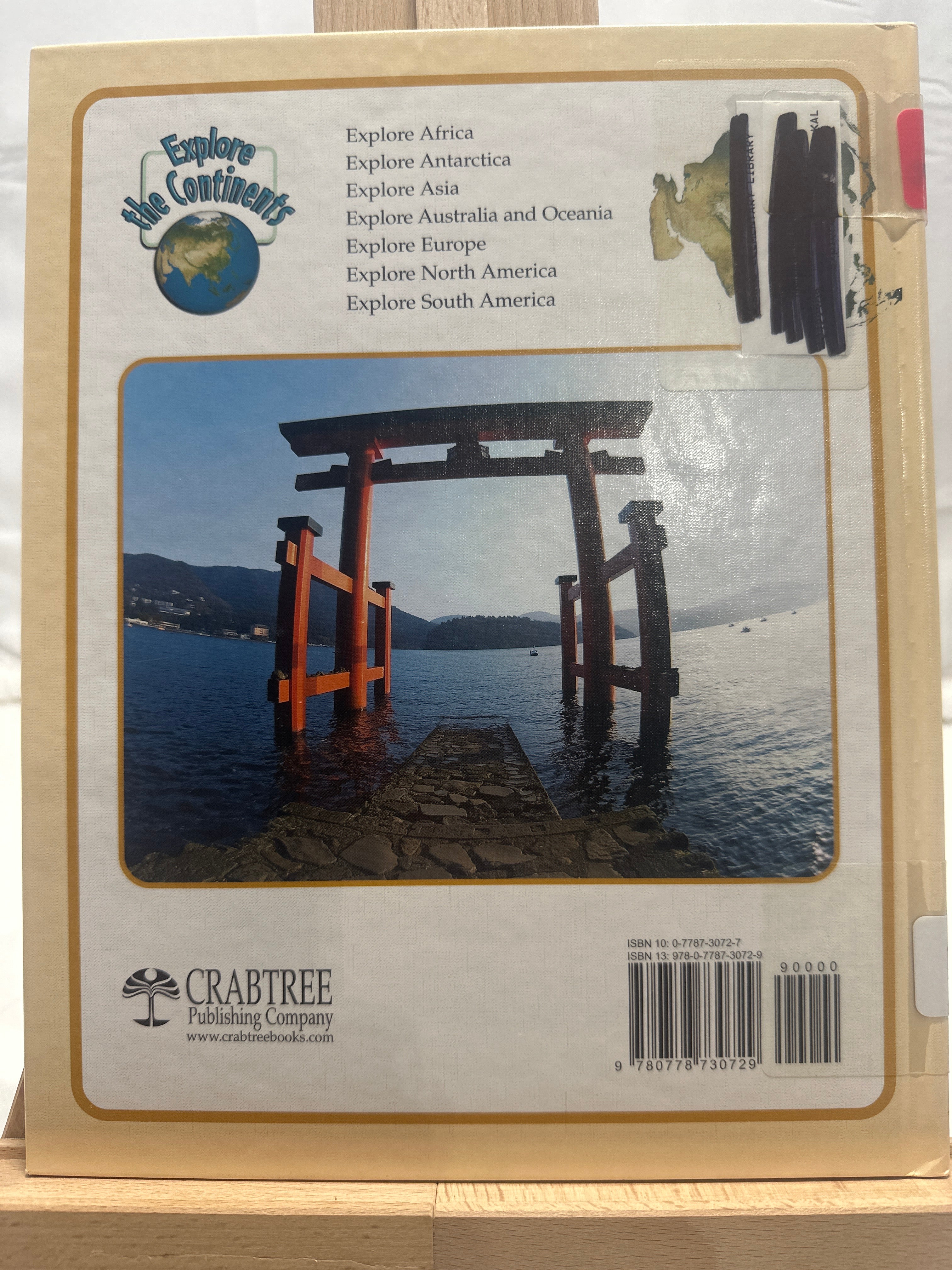 Explore Asia (Explore the Continents) by Bobbie Kalman Hardcover