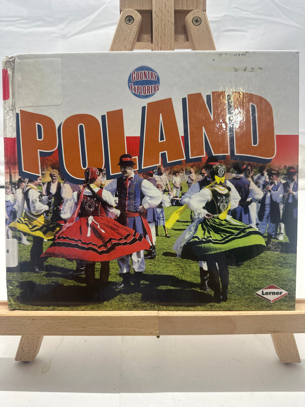 Poland by Sean McCollum Hardcover