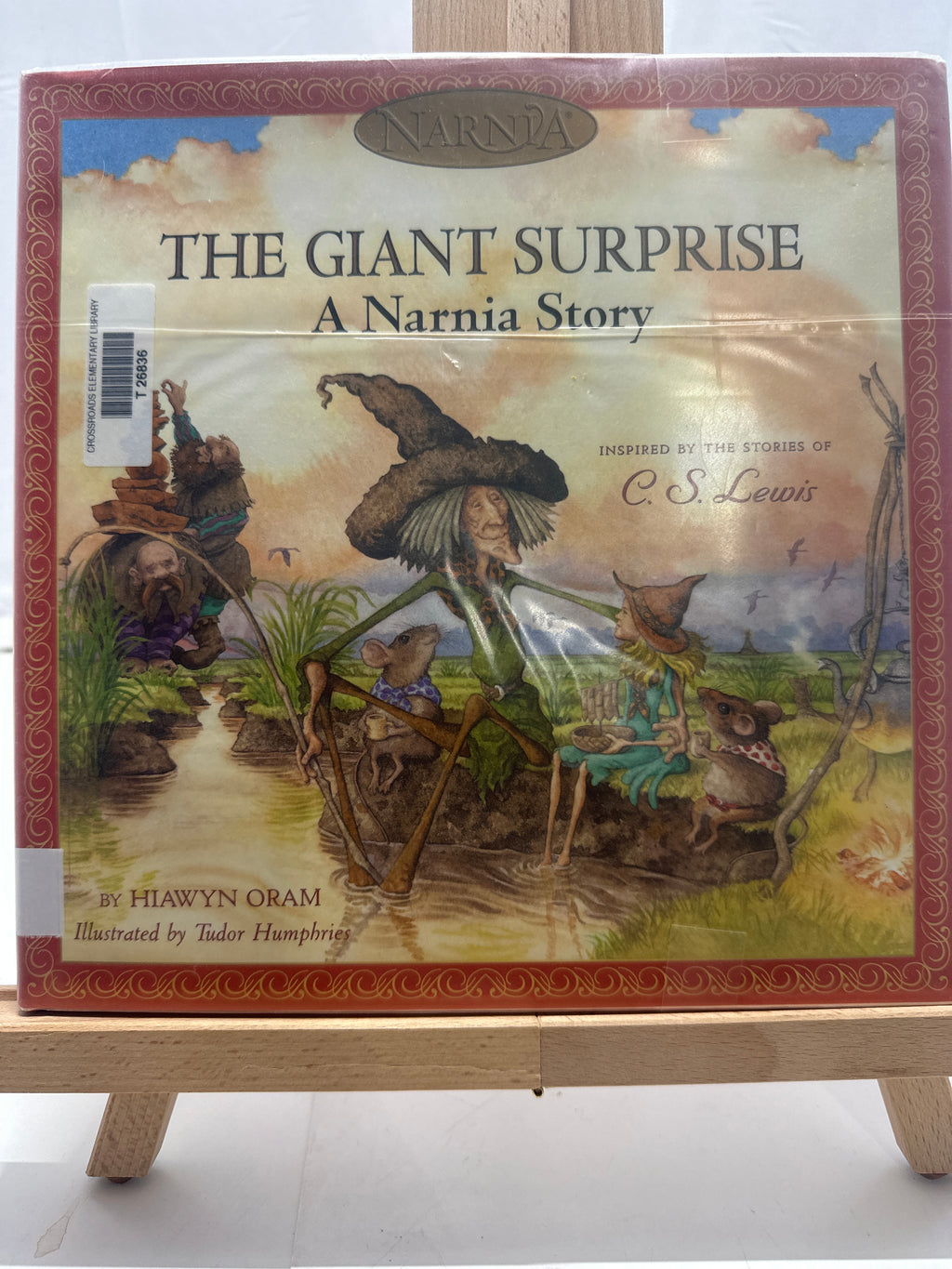 The Giant Surprise by Hiawyn Oram Hardcover