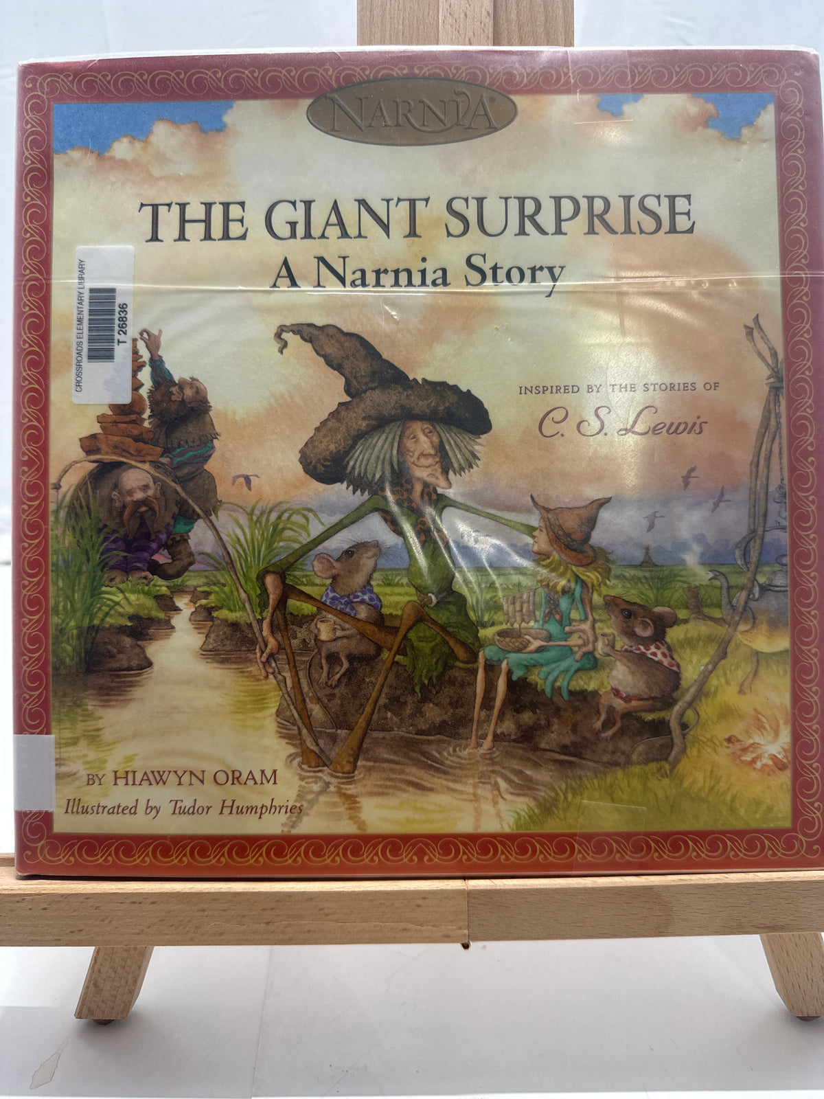 The Giant Surprise by Hiawyn Oram Hardcover