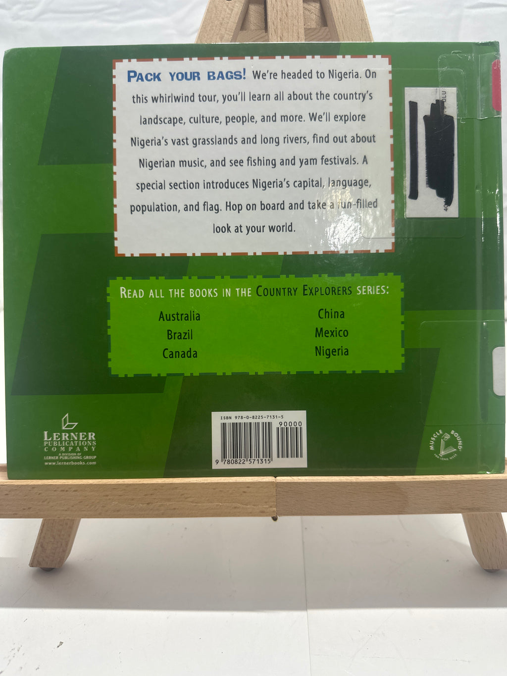 Nigeria (Country Explorers) by Mary N. Oluonye Hardcover