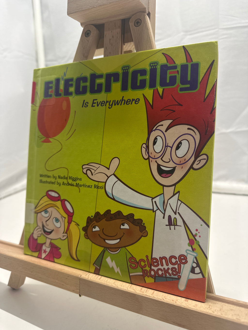 Electricity is everywhere by Nadia Higgins Hardcover Juvenile literature,