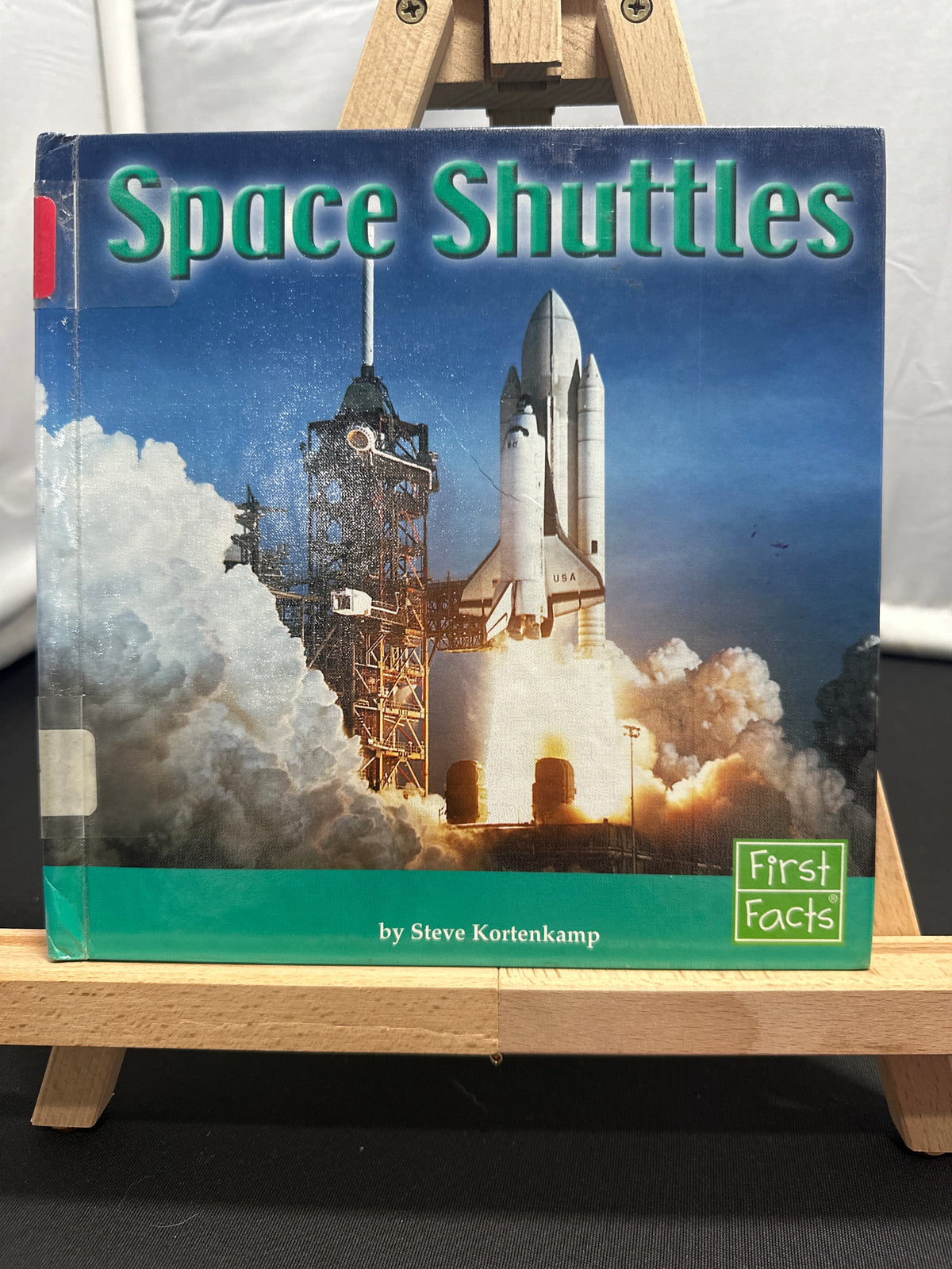 Space Shuttles by Stephen Kortenkamp Hardcover