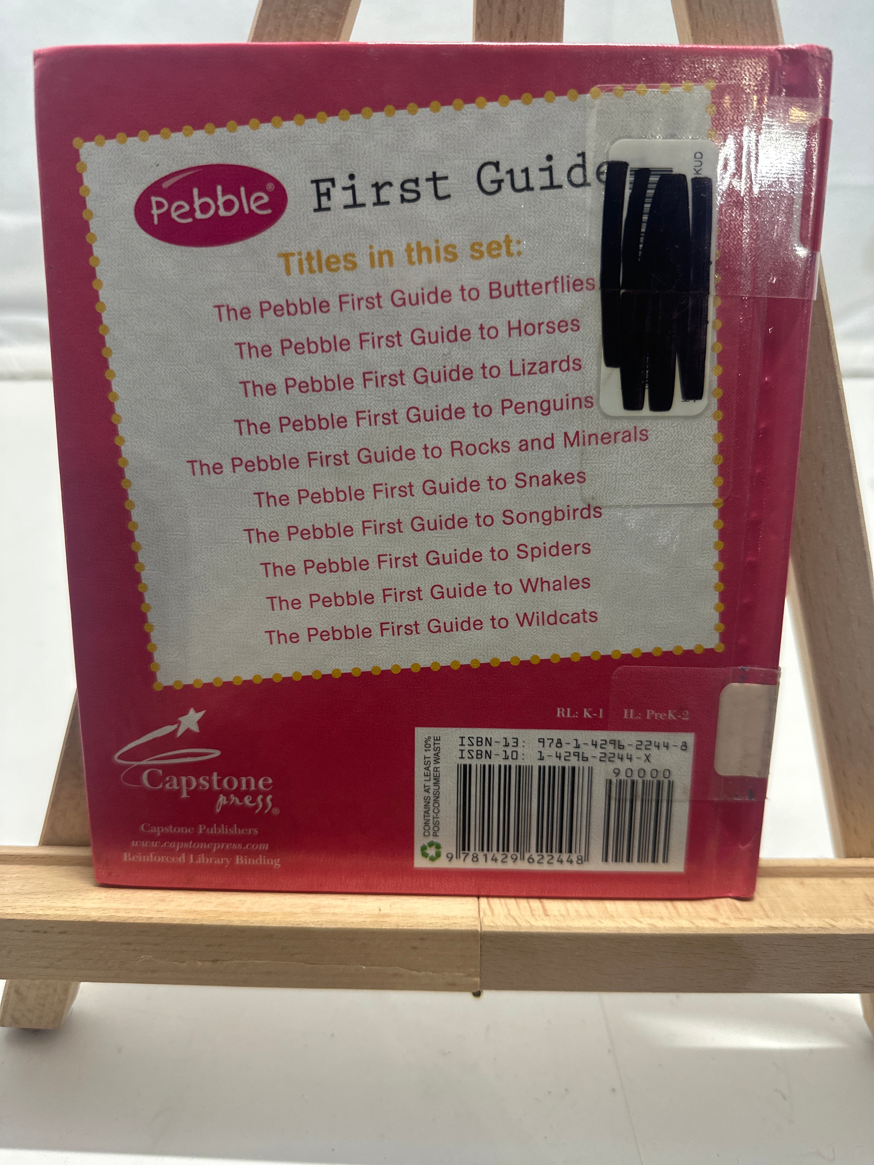 The Pebble First Guide to Songbirds by Katy R. Kudela Hardcover