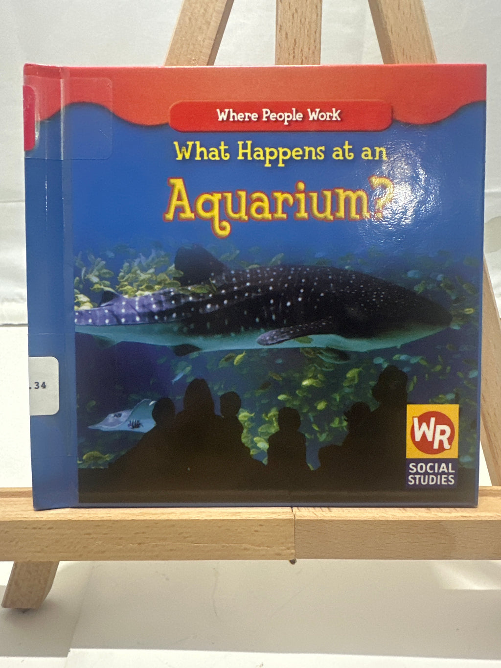 What Happens at an Aquarium? by Barbara Bakowski Hardcover