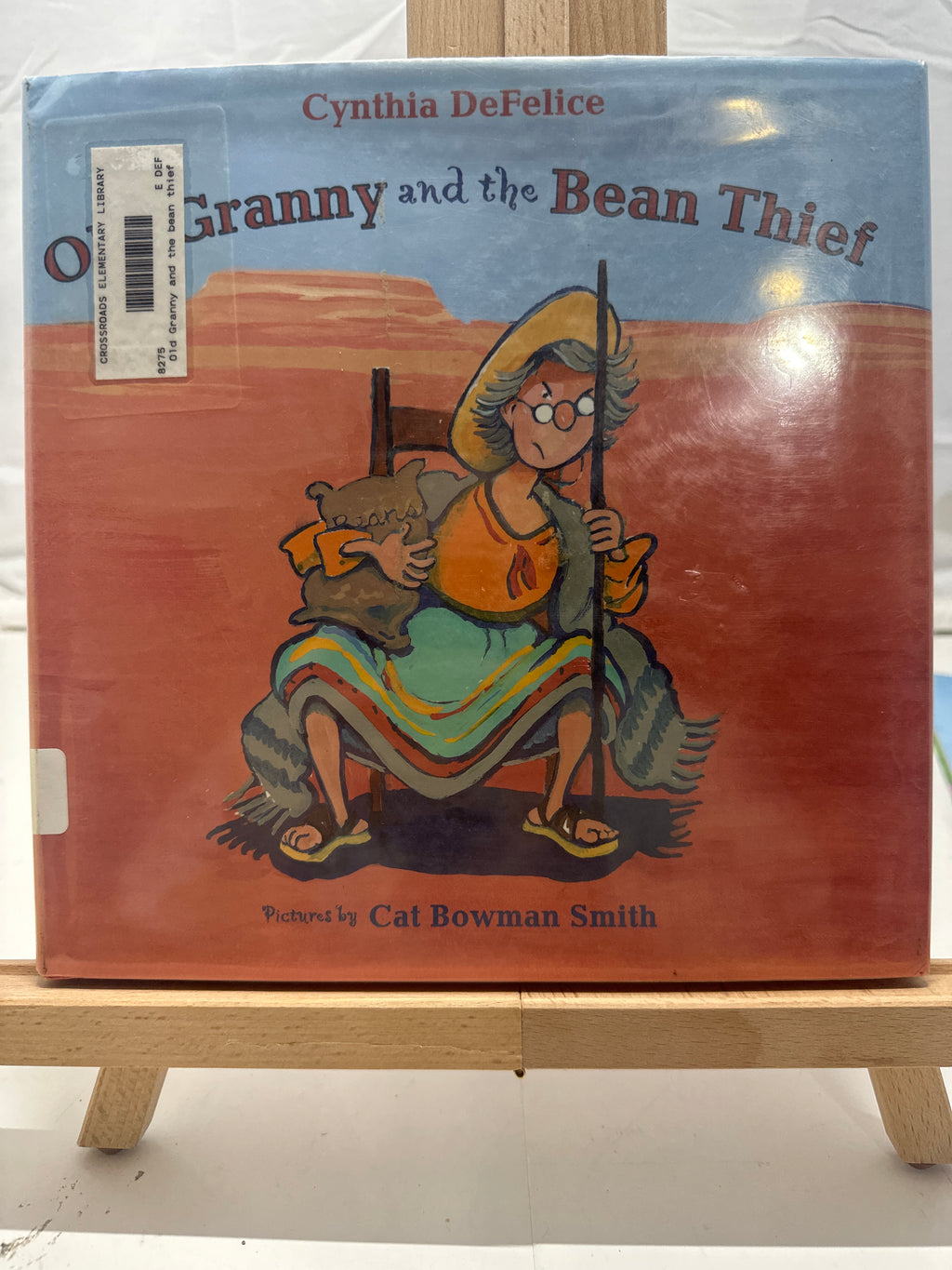Old Granny and the Bean Thief by Cynthia DeFelice Hardcover