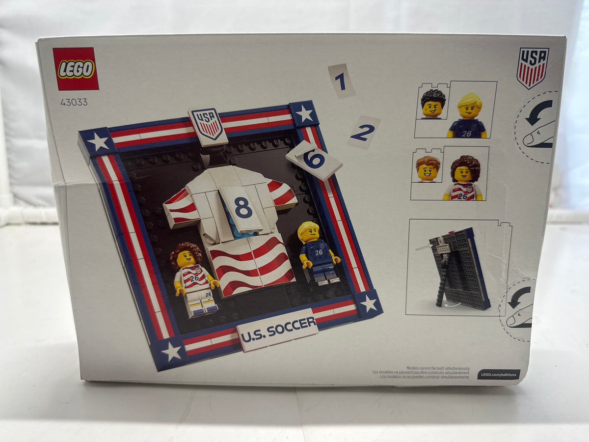 LEGO Editions 2026 U.S. Soccer National Team Jersey 43033 building set