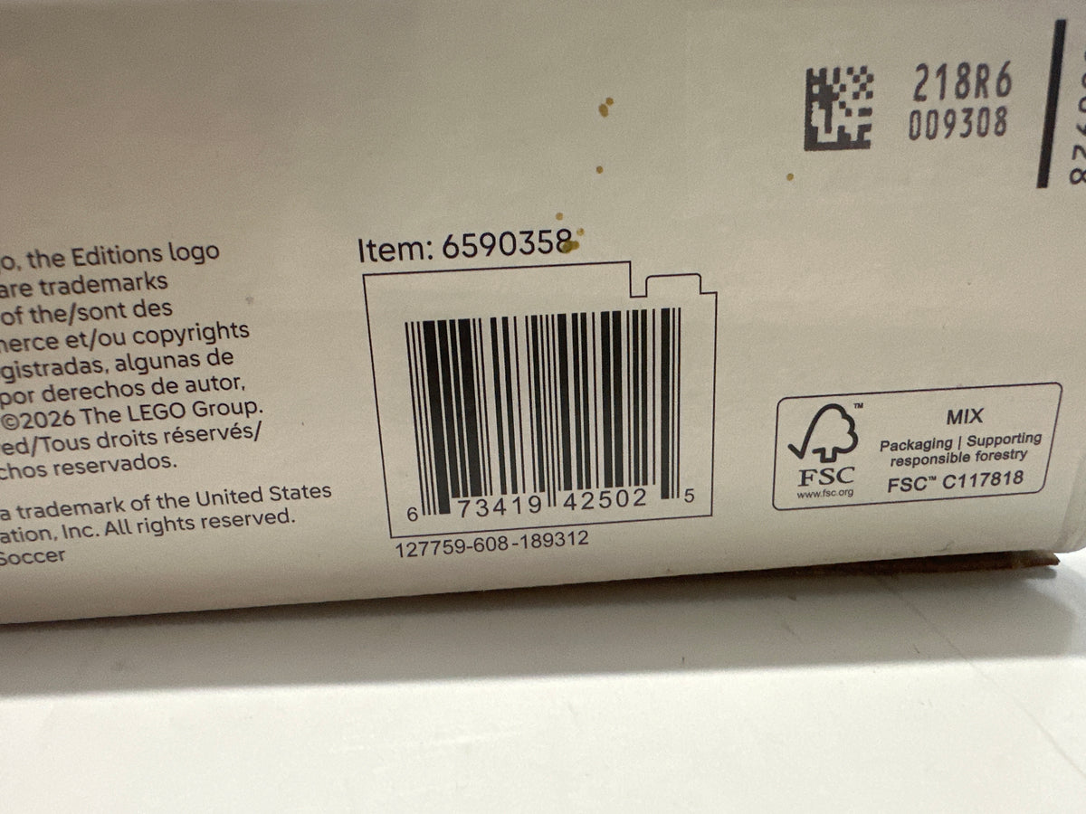 LEGO Editions 2026 U.S. Soccer National Team Jersey 43033 building set