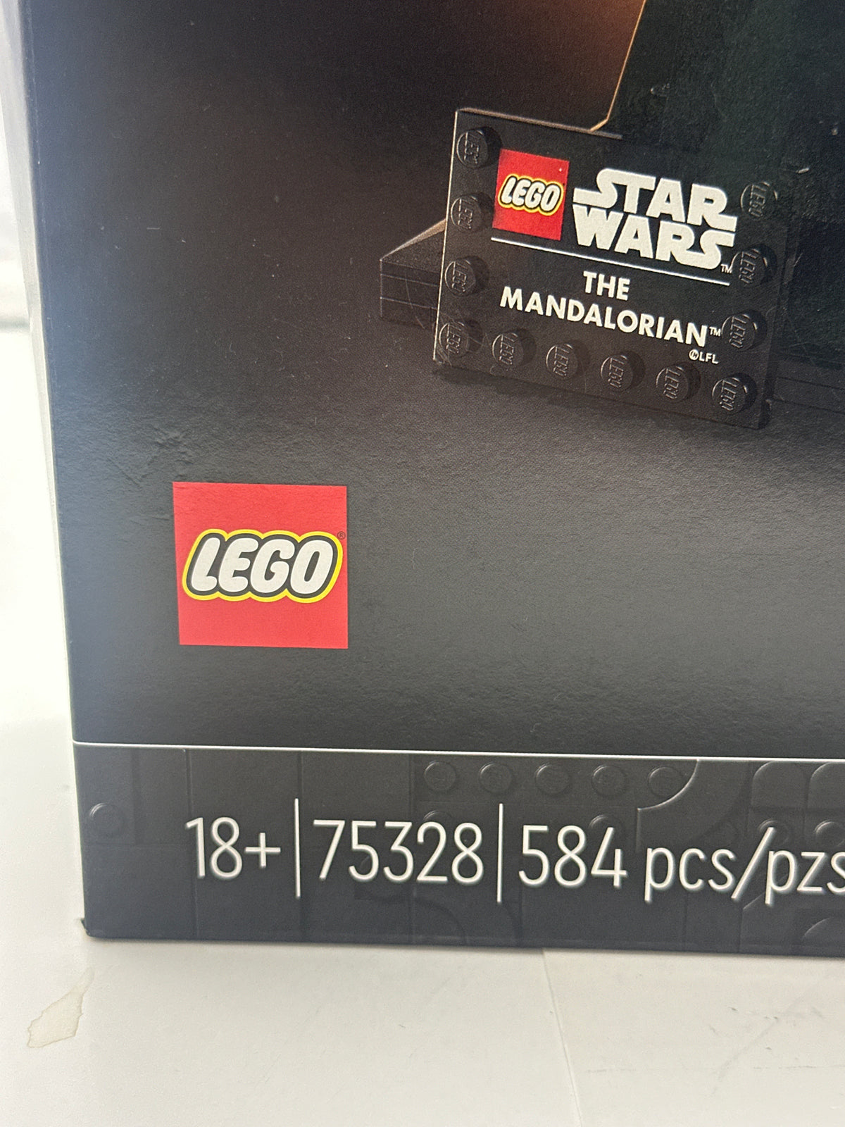 LEGO Star Wars The Mandalorian Helmet 75328 building set