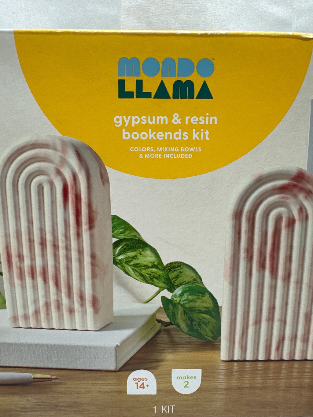 Mondo Llama gypsum and resin bookends kit photo 2