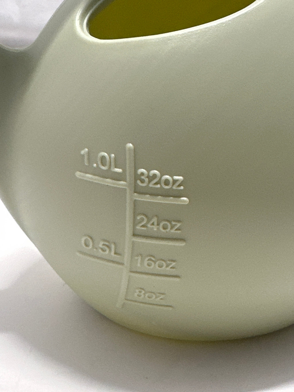 Room Essentials 1.5 L Watering Can Green product photo 4